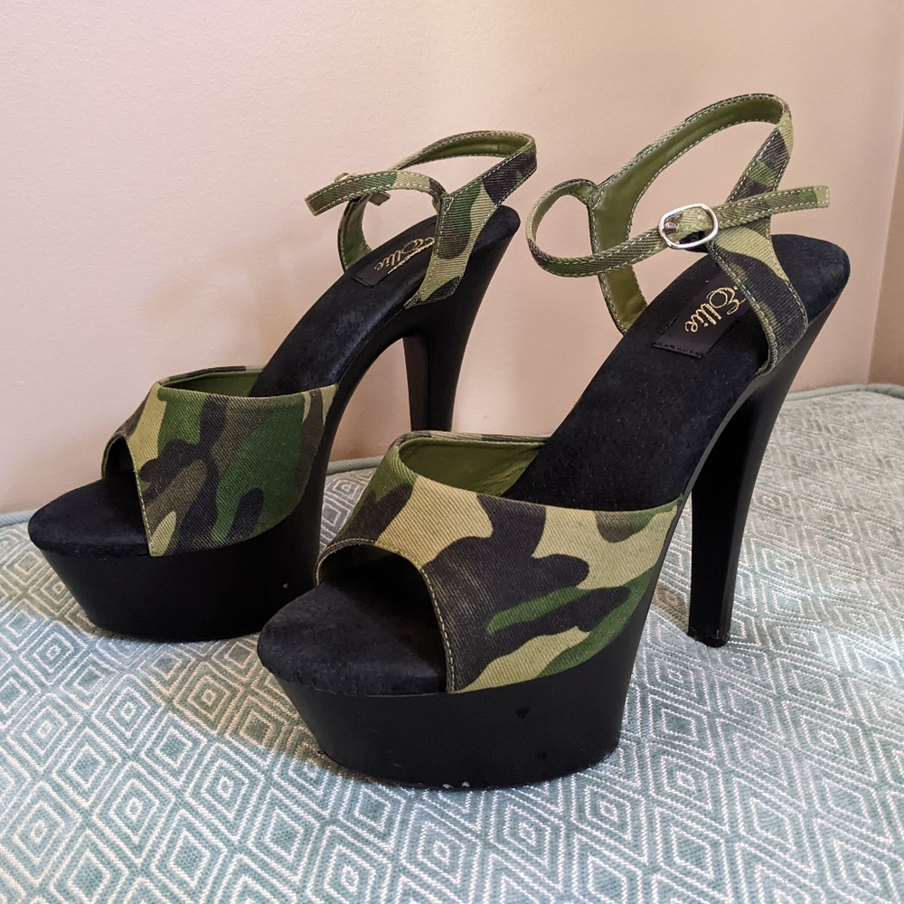 Ellie Camo Sexy Platform Heels